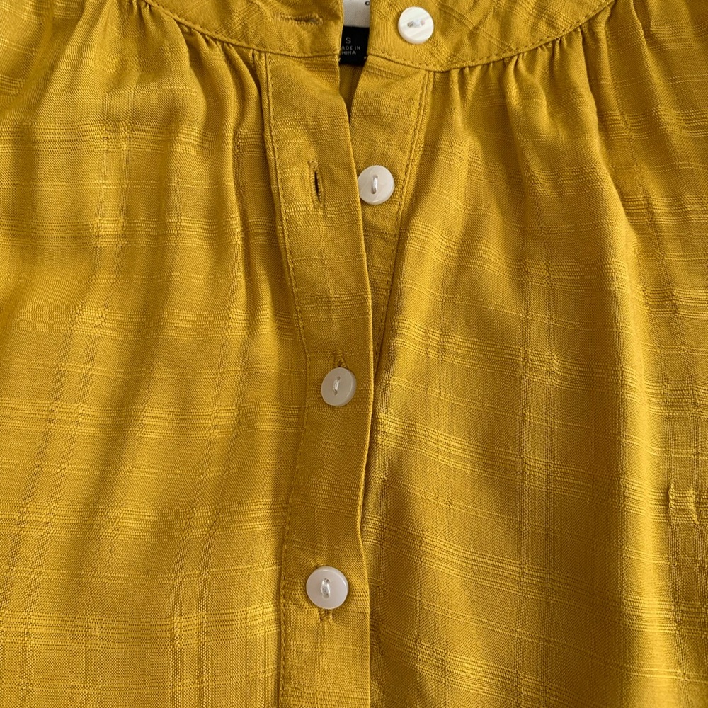 Universal Thread Top - Picture 13 of 16